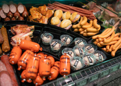Frischetheke mit Wurst