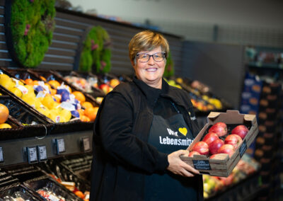 Obst & Gemueseabteilung Frau Ehrlich